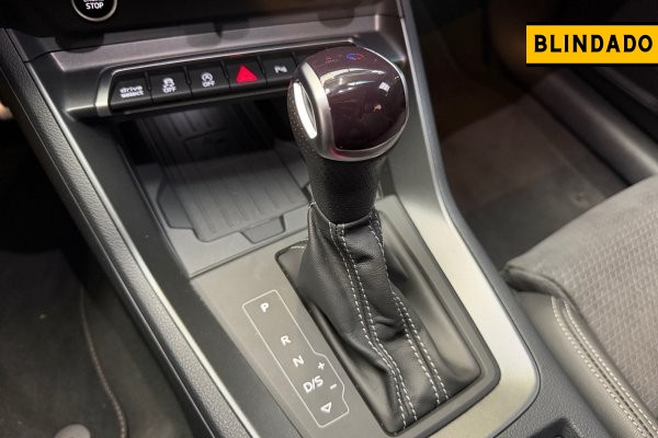 AUDI Q3 2.0 40 TFSI GASOLINA PERFORMANCE BLACK QUATTRO TIPTRONIC 2024/2024